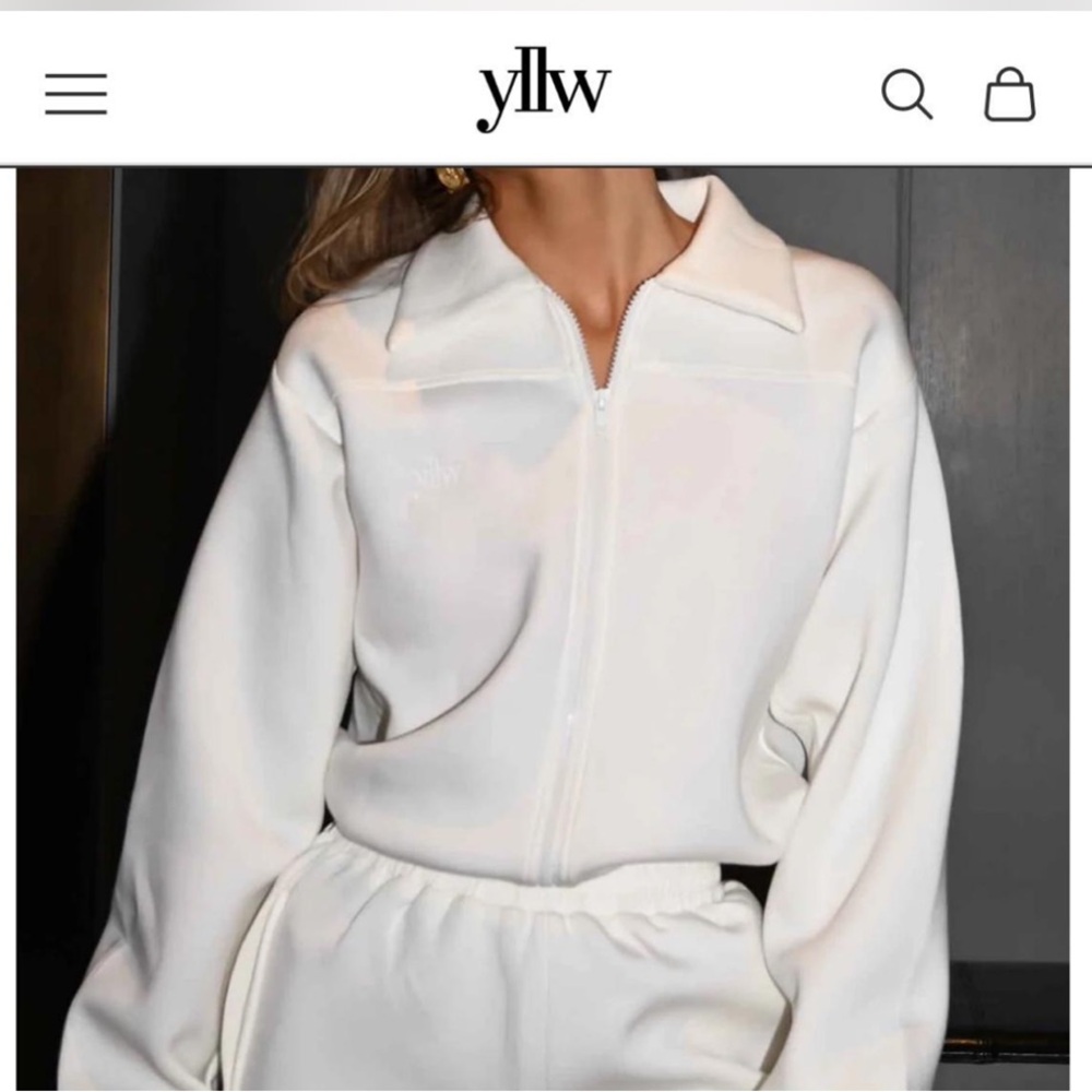 Women's White Zip-Up Jacket and sweats 
Included full sweat set!